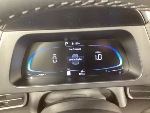 Certified 2025 Hyundai Elantra Sport image 17