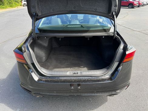 Used 2025 Nissan Altima 2.5 SR FWD image 8
