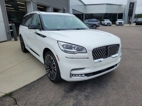 Certified 2023 Lincoln Aviator Black Label w/ Dynamic Handling Package AWD/4WD image 14