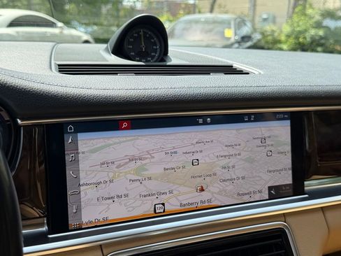 Used 2018 Porsche Panamera 4 w/ Premium Package Plus image 19