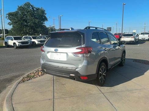 Used 2022 Subaru Forester Limited w/ Popular Package #2 AWD/4WD image 6