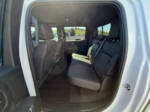 Used 2022 Chevrolet Silverado 1500 High Country w/ Safety Package II AWD/4WD image 3