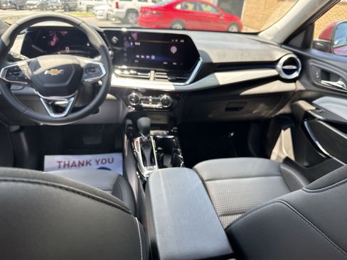 Used 2025 Chevrolet Trax LT w/ Driver Confidence Package FWD image 20