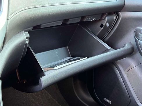 Used 2023 GMC Acadia SLT w/ Preferred Package image 29