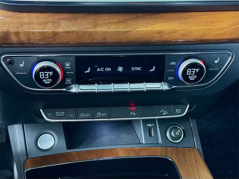 Used 2023 Audi Q5 2.0T Premium w/ Convenience Package image 16