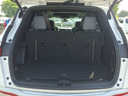 Used 2023 Buick Enclave Essence w/ Experience Buick Package AWD/4WD image 31