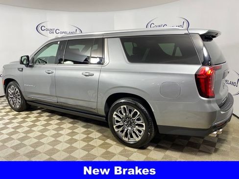 Certified 2023 GMC Yukon XL Denali Ultimate AWD/4WD image 4