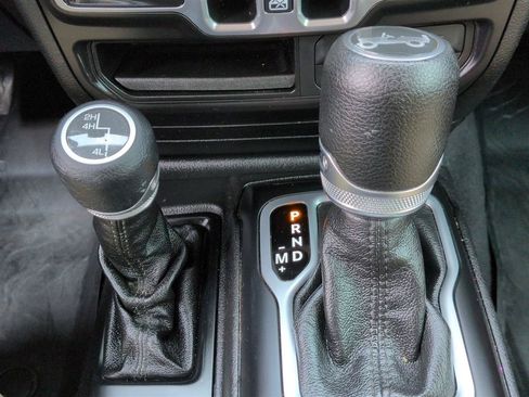 Used 2018 Jeep Wrangler Unlimited Sport S AWD/4WD image 25