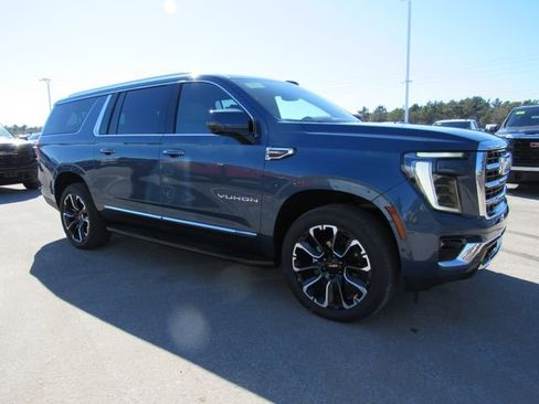 Used 2025 GMC Yukon XL Elevation w/ Elevation Premium Package image 6