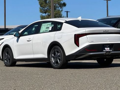 New 2026 Kia K4 FWD image 7