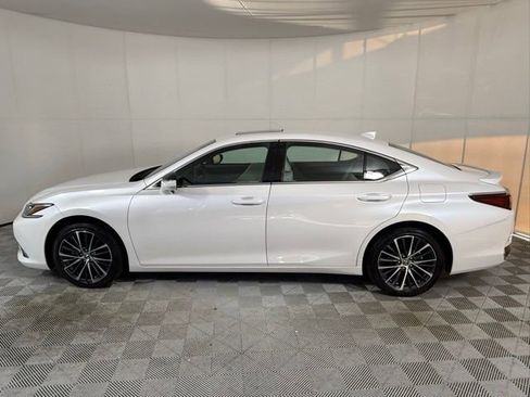 Certified 2025 Lexus ES 300h 300h image 3