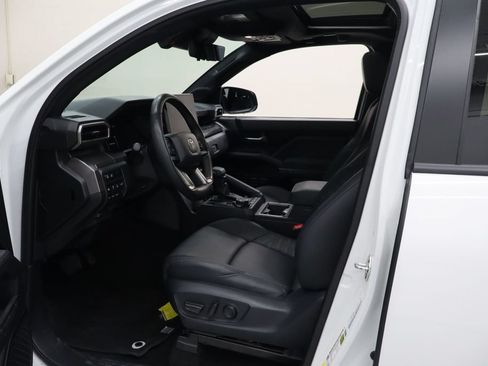 Used 2024 Toyota Tacoma TRD Off-Road w/ TRD Off Road Premium Package AWD/4WD image 24