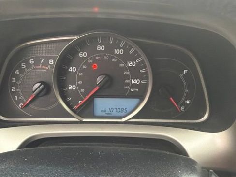 Used 2013 Toyota RAV4 LE FWD image 5