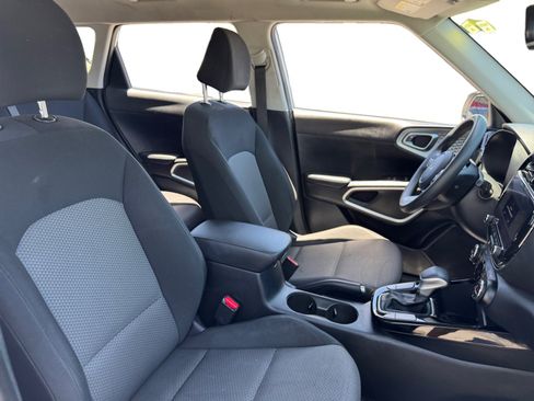Used 2023 Kia Soul S FWD image 15
