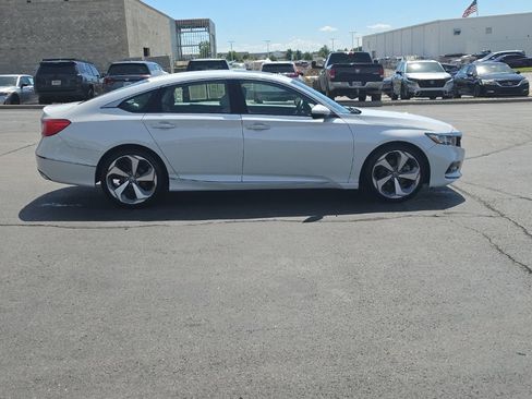Used 2019 Honda Accord Touring image 9