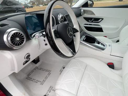 New 2026 Mercedes-Benz Maybach SL 680 image 2