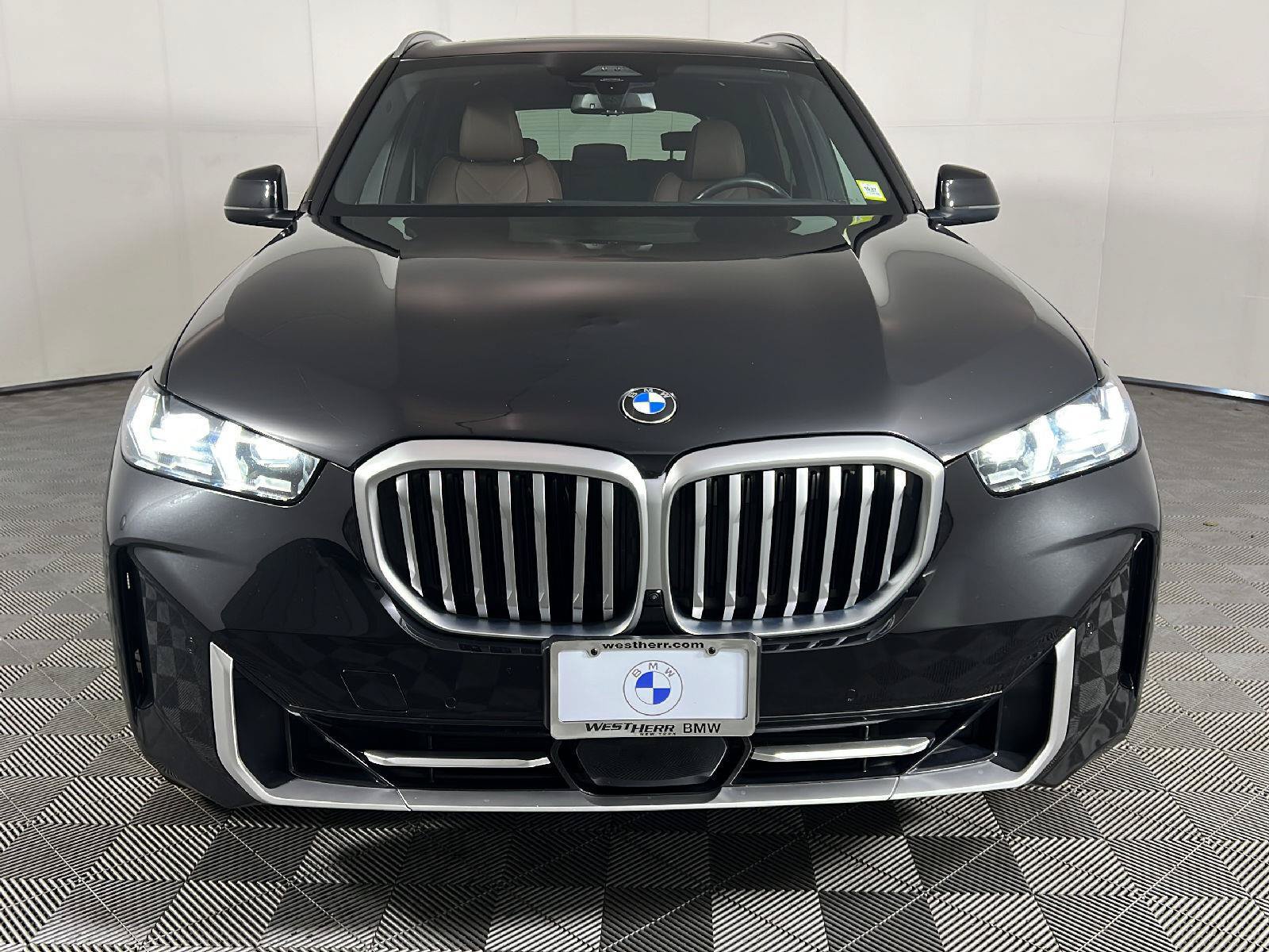 Used 2025 BMW X5 xDrive40i w/ Premium Package AWD/4WD image 13