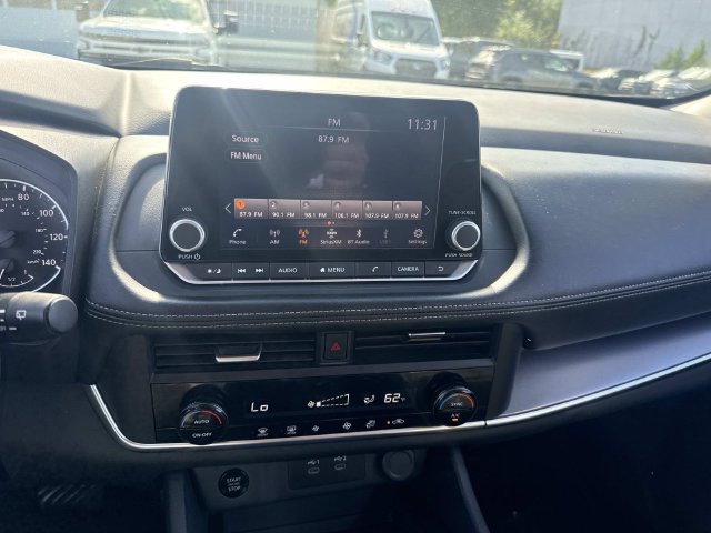 Used 2024 Nissan Rogue SV FWD image 21