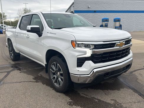 Used 2023 Chevrolet Silverado 1500 LT AWD/4WD image 7