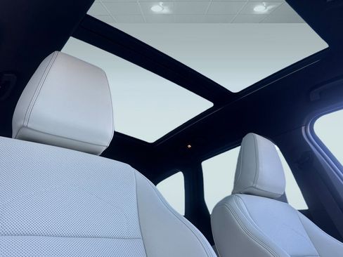 New 2026 BMW X1 xDrive28i w/ Technology Package image 15