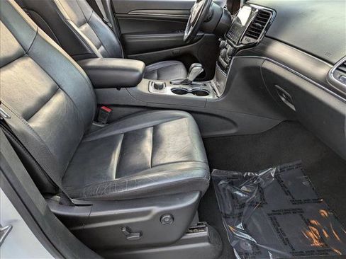 Used 2022 Jeep Grand Cherokee Limited image 21