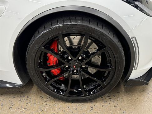 Used 2017 Chevrolet Corvette Grand Sport w/ Carbon Flash Badge Package RWD image 23