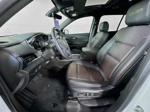 Used 2022 Chevrolet Traverse High Country image 24