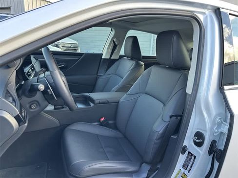 Used 2024 Lexus ES 300h image 12