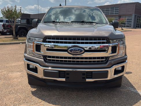 Used 2019 Ford F150 XLT w/ Equipment Group 302A Luxury RWD image 2