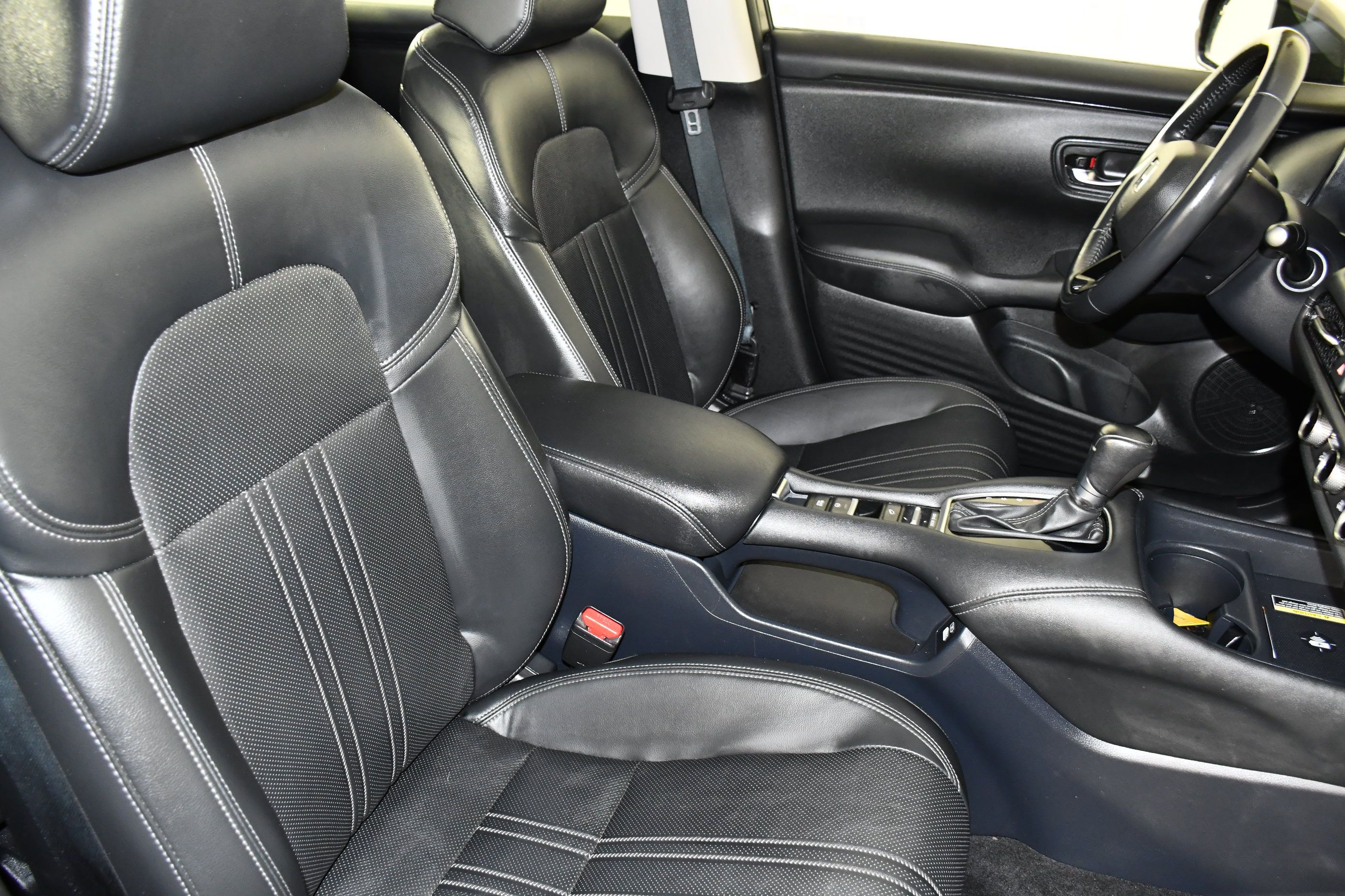 Certified 2023 Honda HR-V EX-L image 40