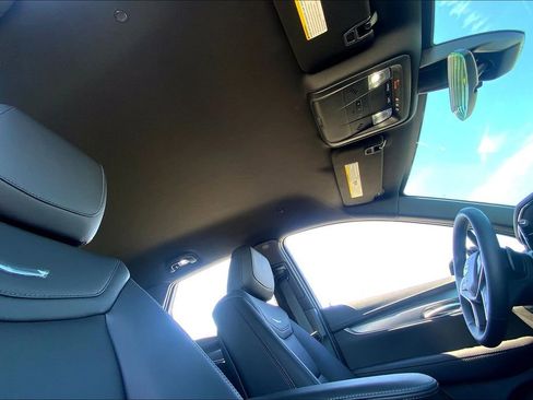 New 2025 Cadillac XT5 Luxury image 31