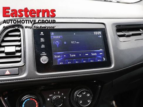 Used 2021 Honda HR-V Sport image 17