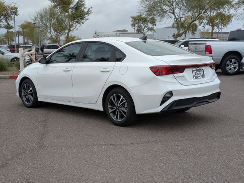 Used 2023 Kia Forte LXS w/ LXS Technology Package image 5