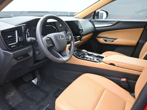 Used 2025 Lexus NX 250 FWD w/ Premium Package image 12