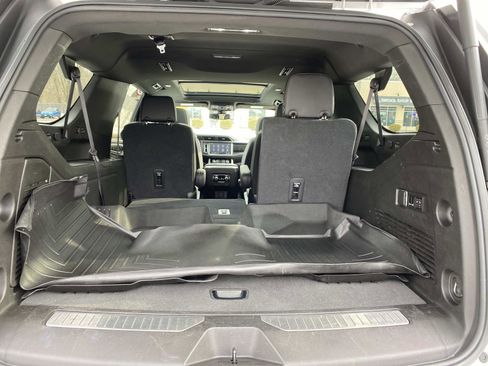 Used 2021 GMC Yukon XL Denali w/ LPO, Illumination Package image 5