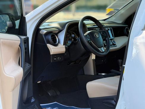 Used 2013 Toyota RAV4 LE AWD/4WD image 7