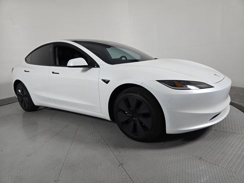 Used 2025 Tesla Model 3 Long Range RWD image 16