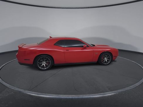Used 2015 Dodge Challenger SRT RWD image 17