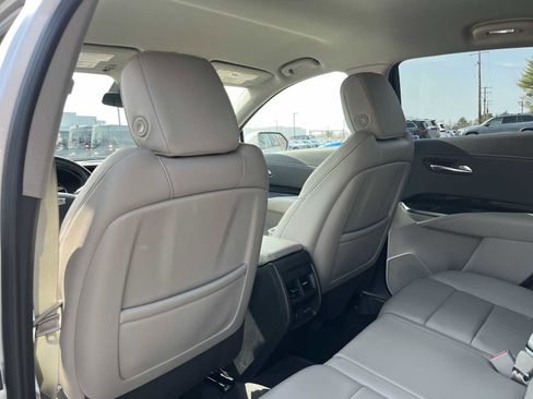 Used 2020 Cadillac XT4 Premium Luxury w/ Cold Weather Package image 31