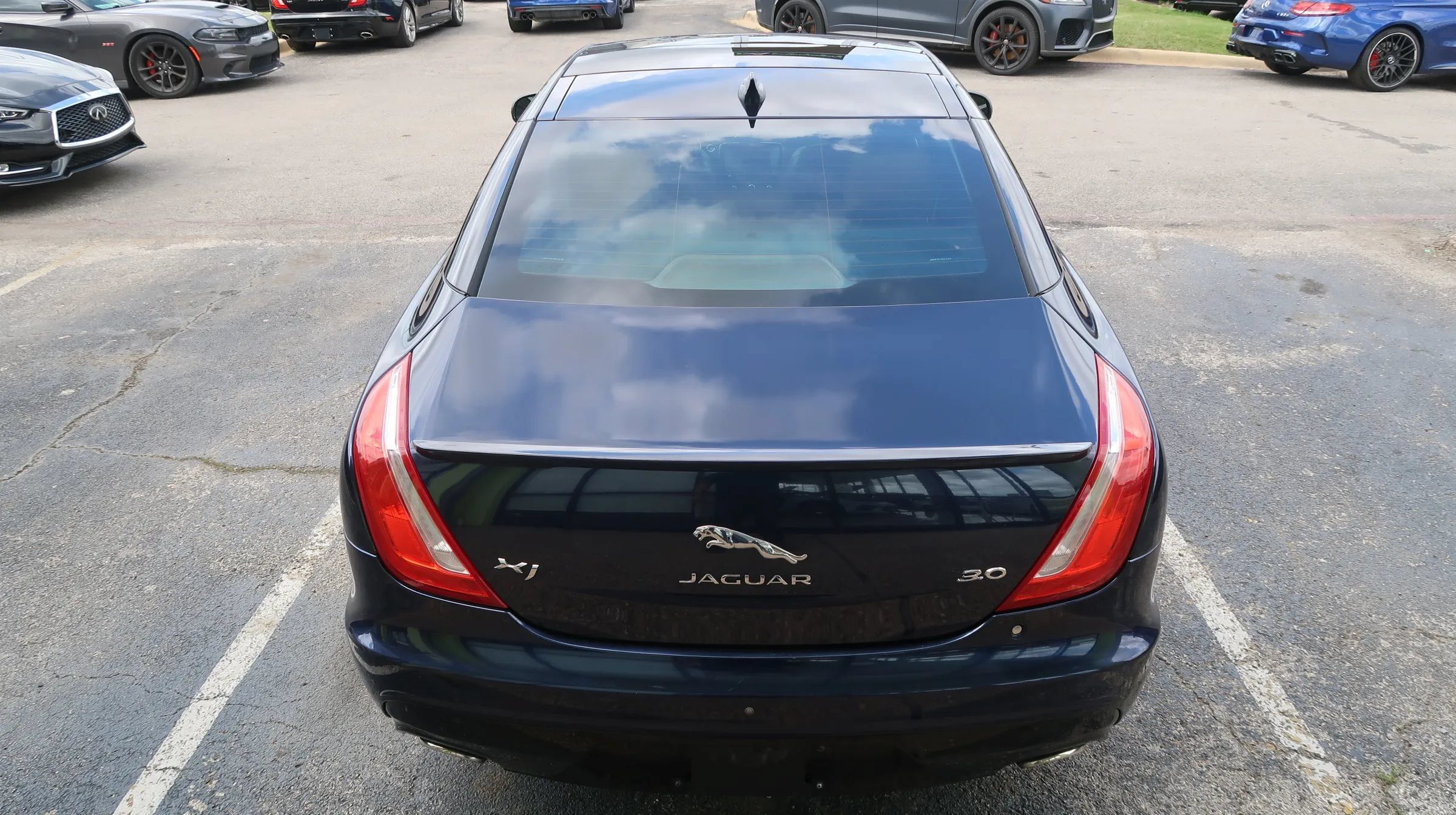 Used 2016 Jaguar XJ R-Sport RWD image 13