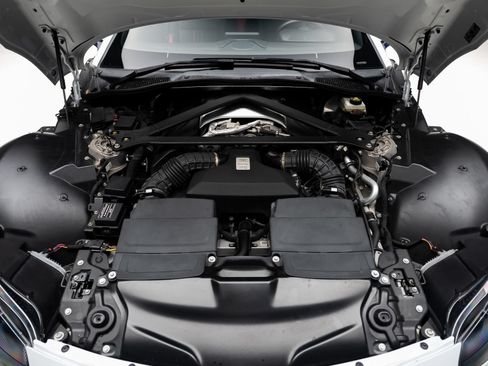 Used 2019 Aston Martin V8 Vantage Coupe RWD image 63