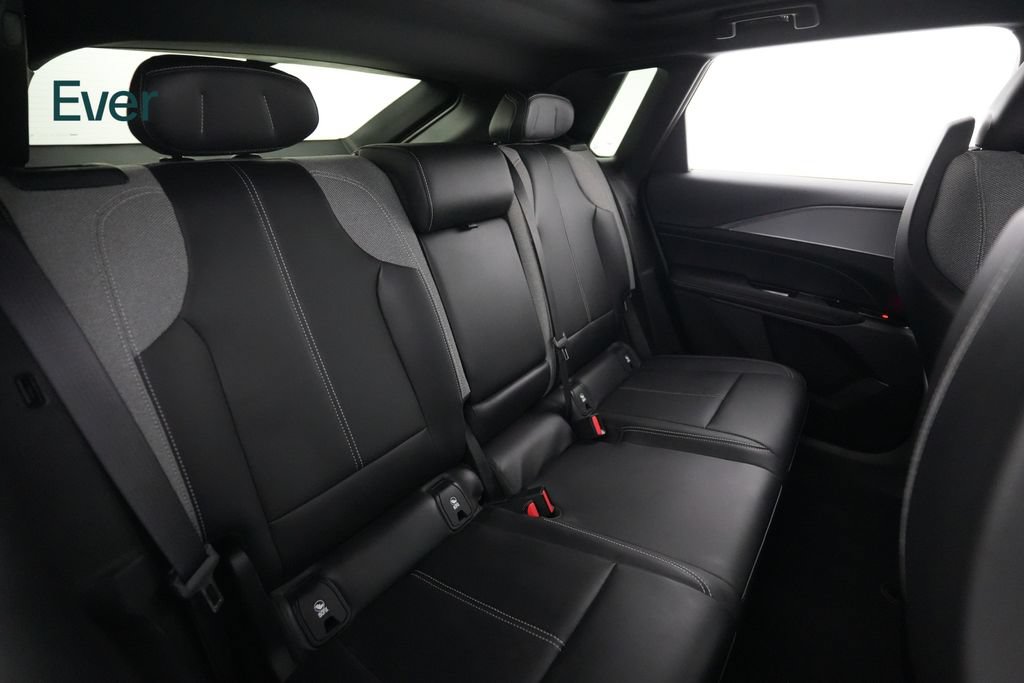 Used 2024 Cadillac Lyriq Tech RWD image 5