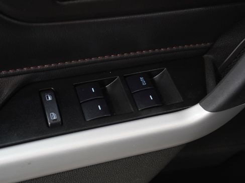 Used 2013 Ford Edge SEL image 19