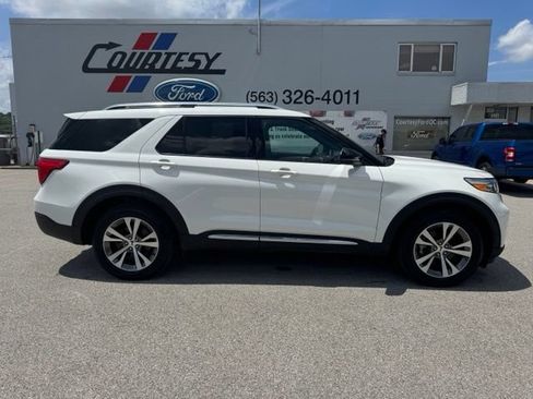 Used 2020 Ford Explorer Platinum w/ Premium Technology Package AWD/4WD image 6