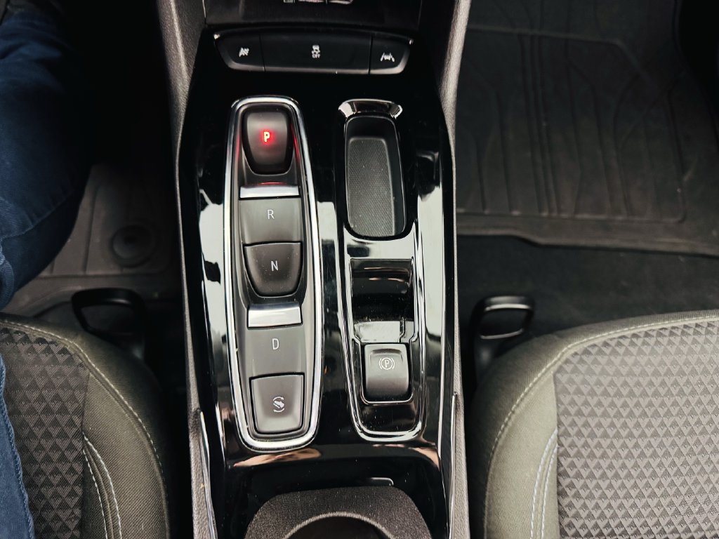 Used 2023 Chevrolet Bolt EUV LT FWD image 18