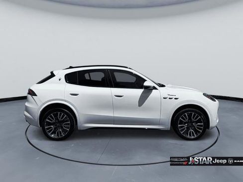 Used 2023 Maserati Grecale Modena AWD/4WD image 4