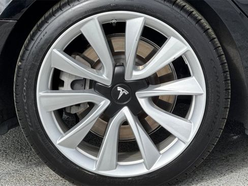 Used 2018 Tesla Model 3 Mid Range image 25