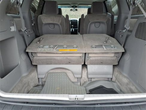 Used 2009 Toyota Sienna LE image 8