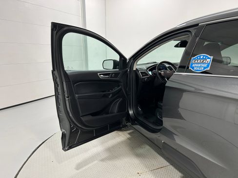 Used 2020 Ford Edge SEL w/ Cold Weather Package image 24
