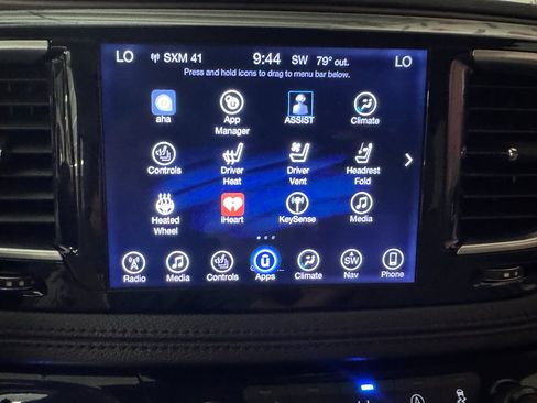 Used 2017 Chrysler Pacifica Limited FWD image 35